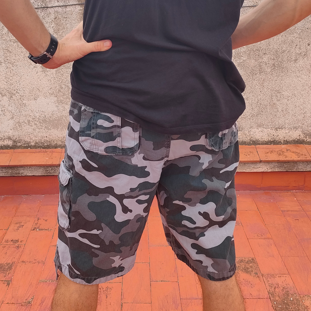 Pantalones camuflaje con banderas