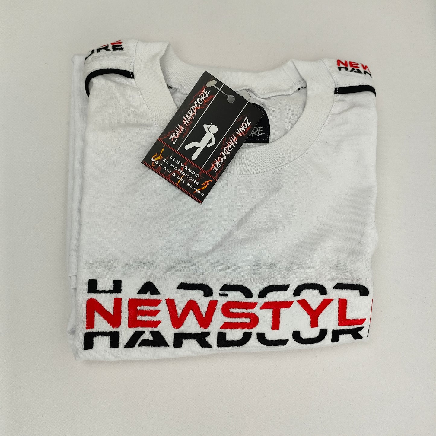 Camiseta Newstyle Blanca Totalmente Bordada